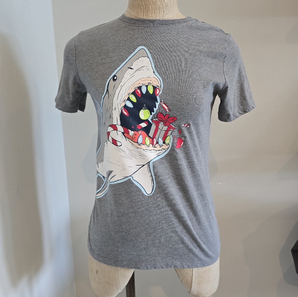 Cat & Jack Gray Tee with Holiday Shark